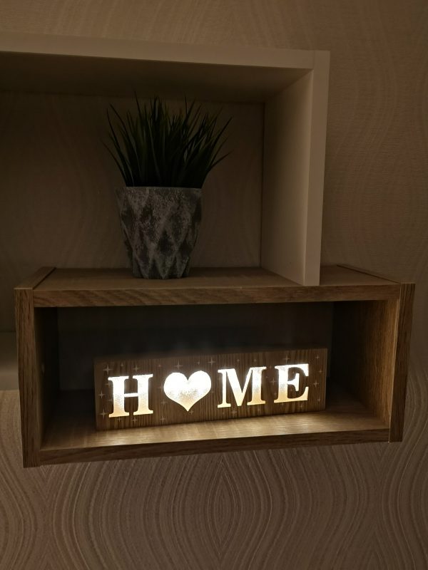 Home feliratos világító kép