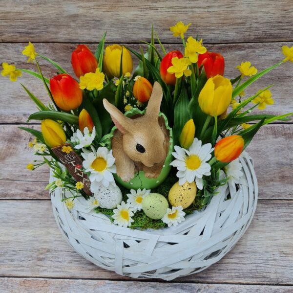 Asztaldísz húsvéti nyuszi tulipánokkal 30 cm